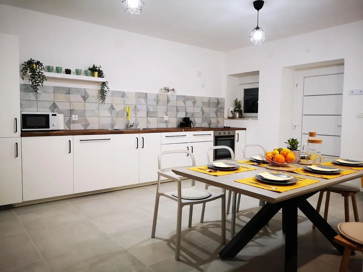 Apartment Sunrise, Coastal Istra, Pula Duga Uvala Pavicini 0*,  Croatia